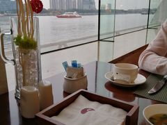 靠窗位-白天鹅宾馆·流浮阁咖啡厅