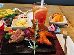 厚切西冷伴烤鸡-豪客来牛排(人民东路店)