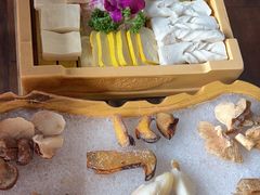 -滇釜火锅·能喝汤的火锅(车公庄店)