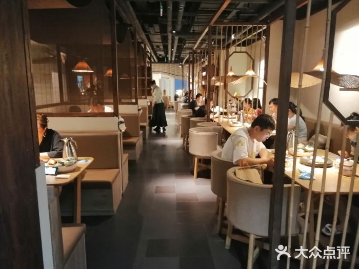 云水瑶意境云南菜餐厅(大悦城店)大堂图片
