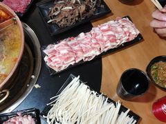 -果松木炭酸菜铜火锅·外婆参鸡汤