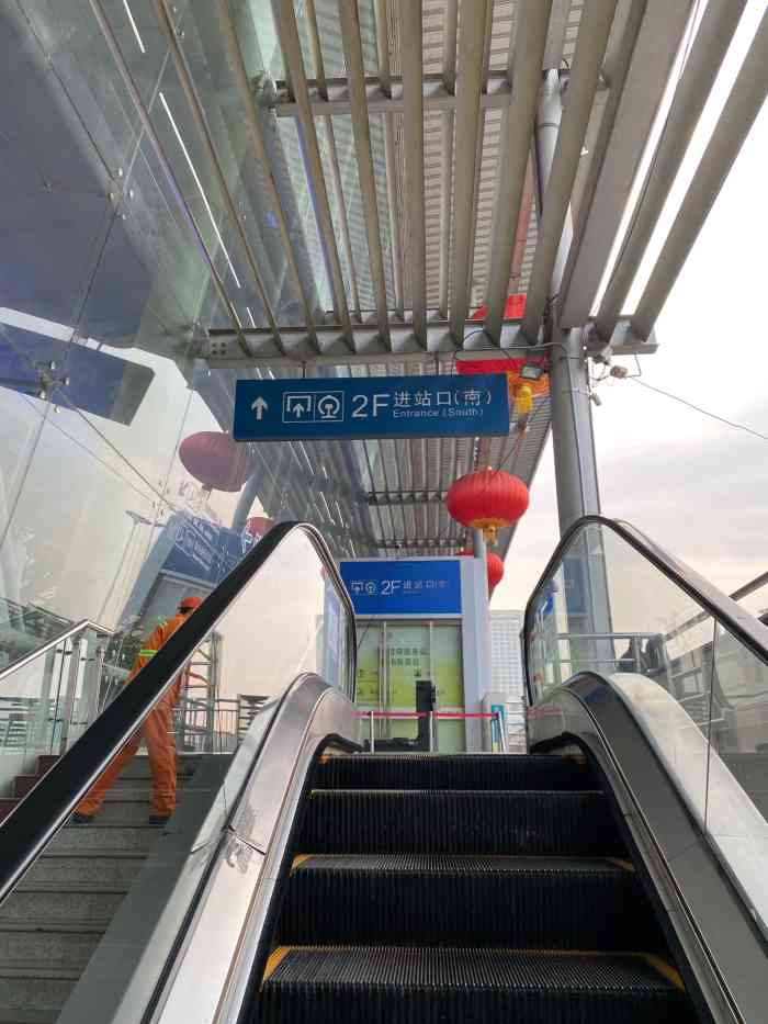 南京火车站南广场图片