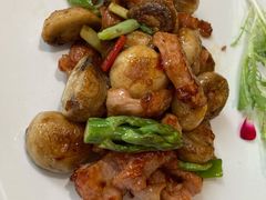 香煎口蘑脆爽肉-周三的情书花园餐厅(江北店)