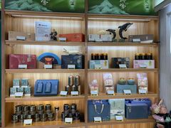 零售区-浙茶集团狮峰·西湖龙井·杭州特产(莫干山路专卖店)