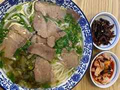 -花溪王记牛肉粉(四季花溪商场店)