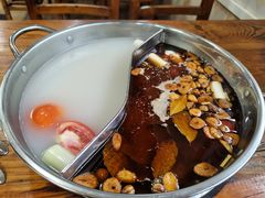 鸳鸯锅-肥婆麻辣火锅.顺德首创药材麻辣火锅(容桂店)