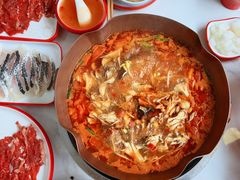 -毛辣果·贵州红酸汤牛肉火锅(西单店)