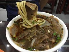 -牛一嘴·兰州牛肉面·大盘鸡(财富中心店)