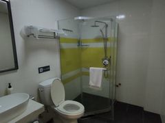 双床房浴室-7天优品(厦门中山路步行街店)