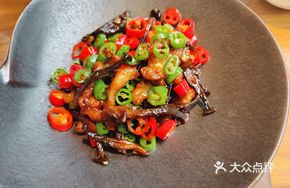 Ganoderma Mushroom Stir-fried with Garlic and Pork