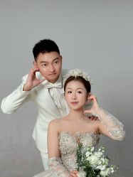 点击看大图 -挪娅婚纱摄影皇家会所