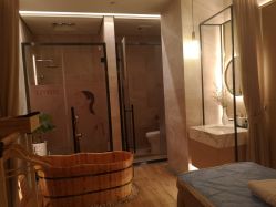 -苑苑vbeauty科技美容SPA