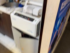 -优医视平价眼镜蔡司依视路折扣工厂店(十里堡店)