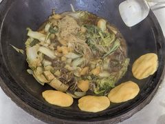 -粘豆包柴火铁锅炖