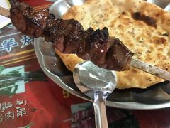 -烤肉小伙烤肉店
