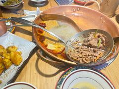 -洱火云南酸菜牛肉火锅(石景山当代商城店)