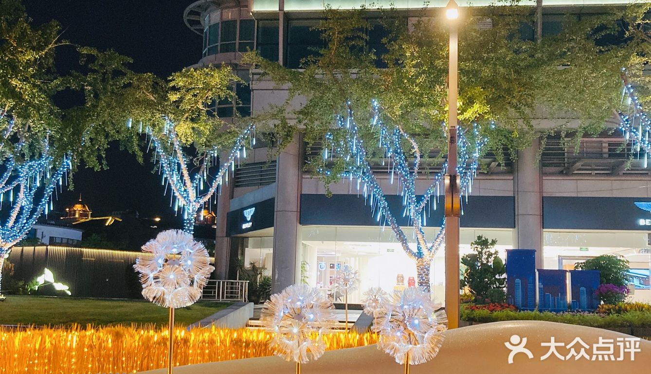 湖滨的麦子黄了!