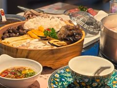 -尚尚仙·酸汤猪手·猪肚鸡火锅(华联万柳购物中心店)