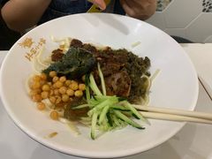 烧椒皮蛋牛肉拌粉-拌面小当家