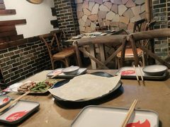 大堂-何师烧烤Pro ·江湖川菜·小龙虾·精酿(太古里旗舰店)