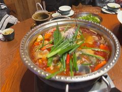 -老滇山寨•云南特色菜•地方菜•民族风情歌舞表演(金碧店)