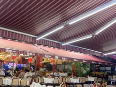 -刘姐啤酒鱼民族演艺餐厅(西街总店)