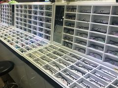 -臻美视爵眼镜·明月·依视路·蔡司折扣店(广渠门店)