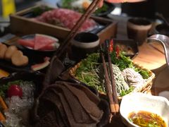 -湊湊火锅·茶憩(杭州湖滨银泰in77店)