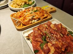 鲜拌黑猪梅花肉-正宗齐齐哈尔烤肉·齐牛哥鲜切炭火烤肉(杭州总店)