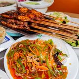 涮肉、烤串，在揽月斋都能吃到~