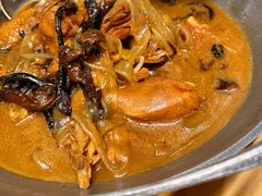 小鸡炖蘑菇-关东小磨东北菜(上海长风大悦城店)