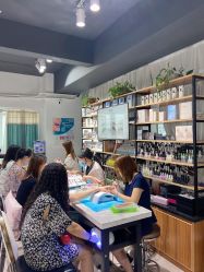 -潮店·虞妃妮轻奢美甲美睫馆