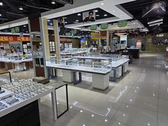 -现代眼镜批发城(威海路店)