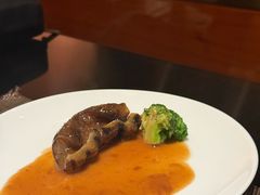 -大中华希尔顿酒店-念自助餐·嗨啤·小龙虾