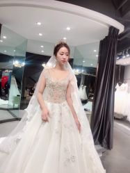 -艾米丽婚纱礼服