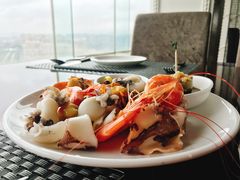 -荣誉国际酒店-云顶旋转餐厅