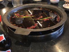 -茅草房·河畔园林火锅
