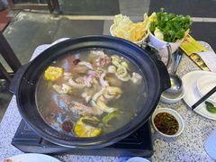 -野迹·石橄榄鸡·烧烤(新洲店)