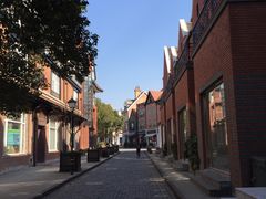 -钟书阁(松江泰晤士小镇店)