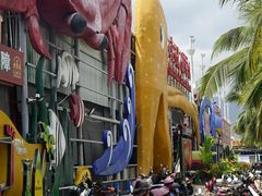 -三亚火车头万人海鲜广场