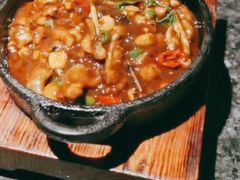 石锅豆豉牛蛙-小城故事·地道宁波味(月湖盛园店)