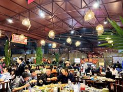 -三亚火车头万人海鲜广场