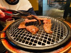 -焼肉まんぐう