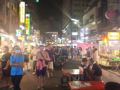 -六合夜市
