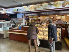 -红宝石·鲜奶小方·海派西点房(控江店)