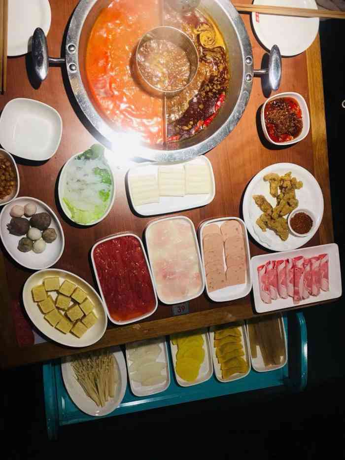 傣妹火锅(万达店)-"吃了很多家,傣妹算是便宜,锅底又好吃的一.