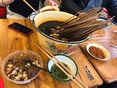 -拈签一笑黄牛肉辣卤串串