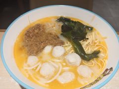 深海鱼滑肉酱米线-灵芝妹子海鲜米线(劳动公园店)