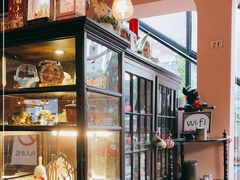 面包甜点陈列柜-古董花园(思南路42弄小区店)