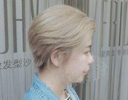 -FRIDAY星期五专业美发沙龙